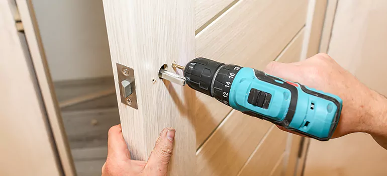 Old Door Knob Repair in Daly City, CA
